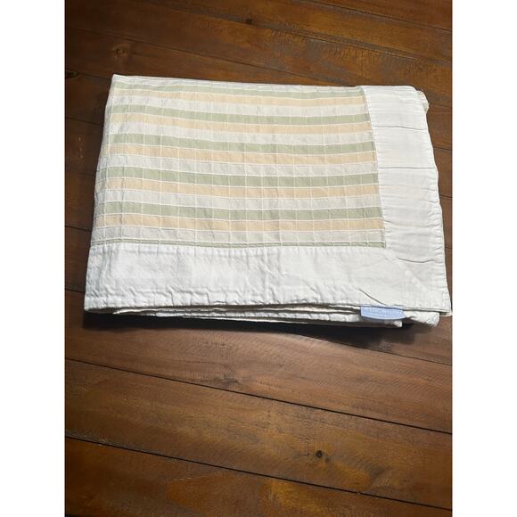 Wedgwood Light Yellow Green White Rectangle Textured Tablecloth 64x112 - Picture 1 of 9